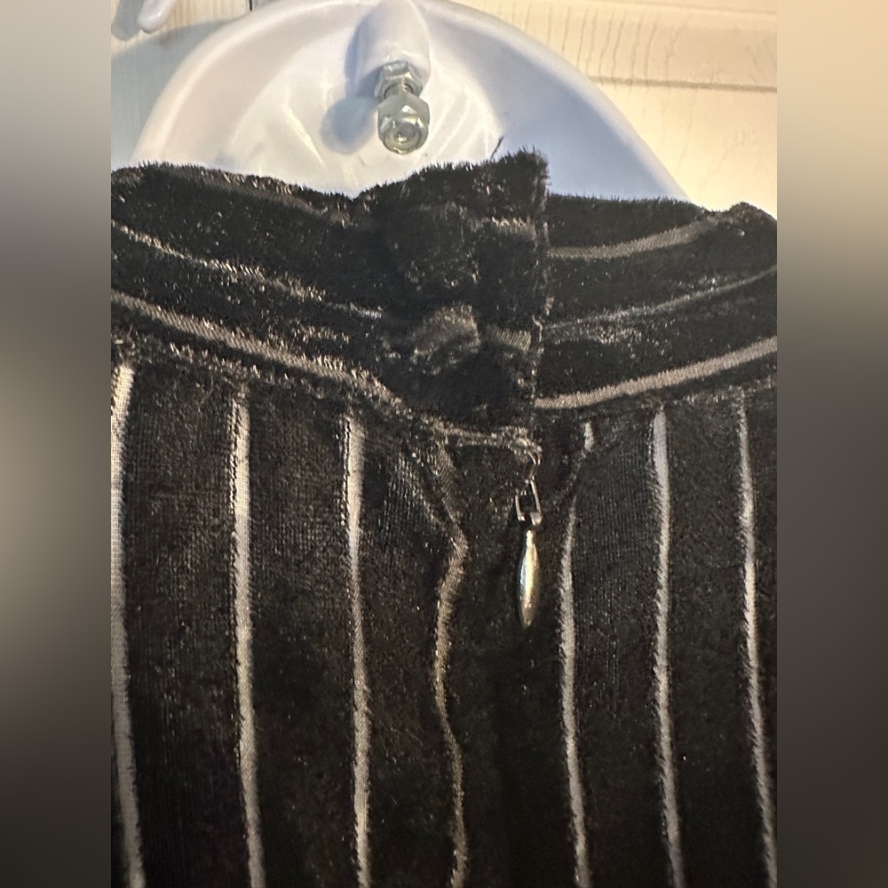 FRAME Velvet Smocked Party Top In Noir/black. Size small/p - Picture 11 of 13